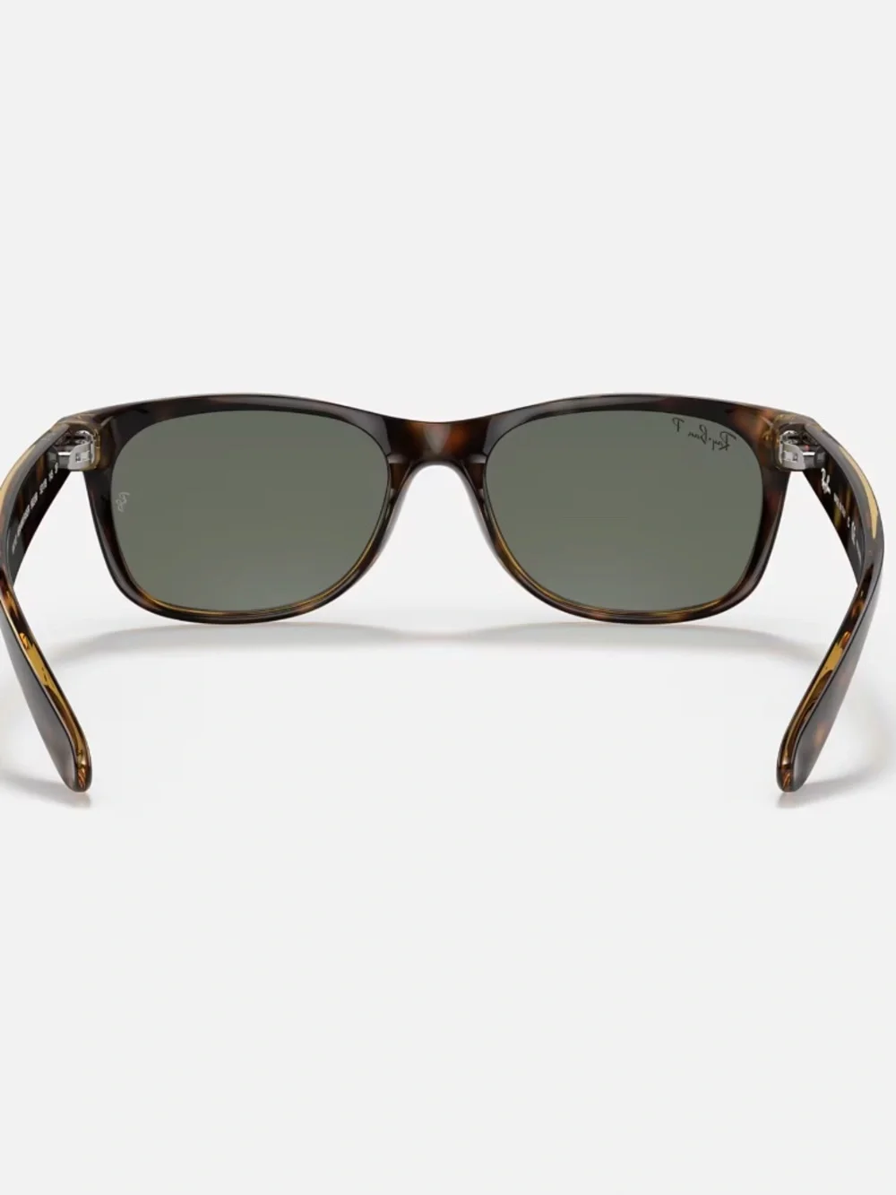 Ray-Ban New Wayfarer Classic polarized sunglasses (RB2132)